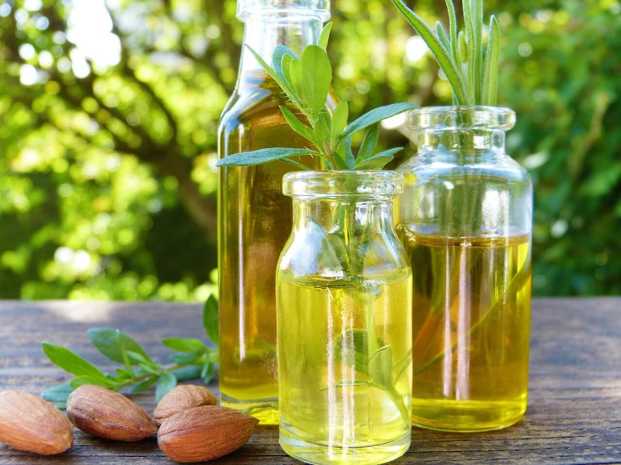 advantages-of-almond-oil-for-hair-and-its-uses